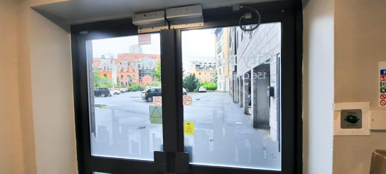 מנצ'סטר Lovely 2-Bedroom Apartment, Free Parking מראה חיצוני תמונה